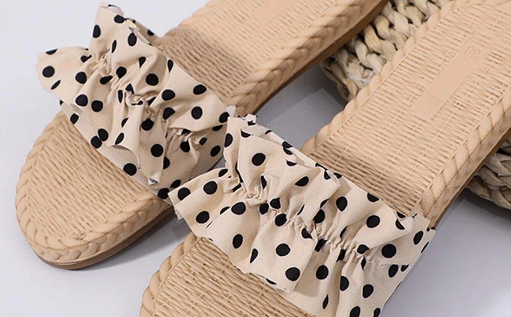 Polka Dot Set With Minimal Sandals