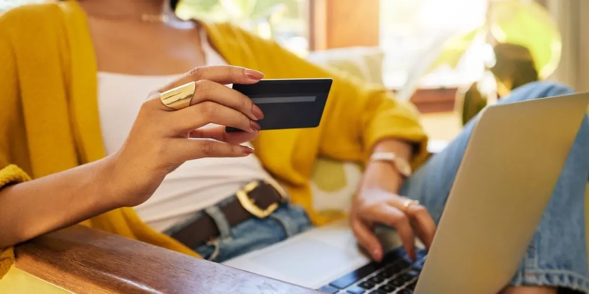 Online purchase showing payment and buyer protection details