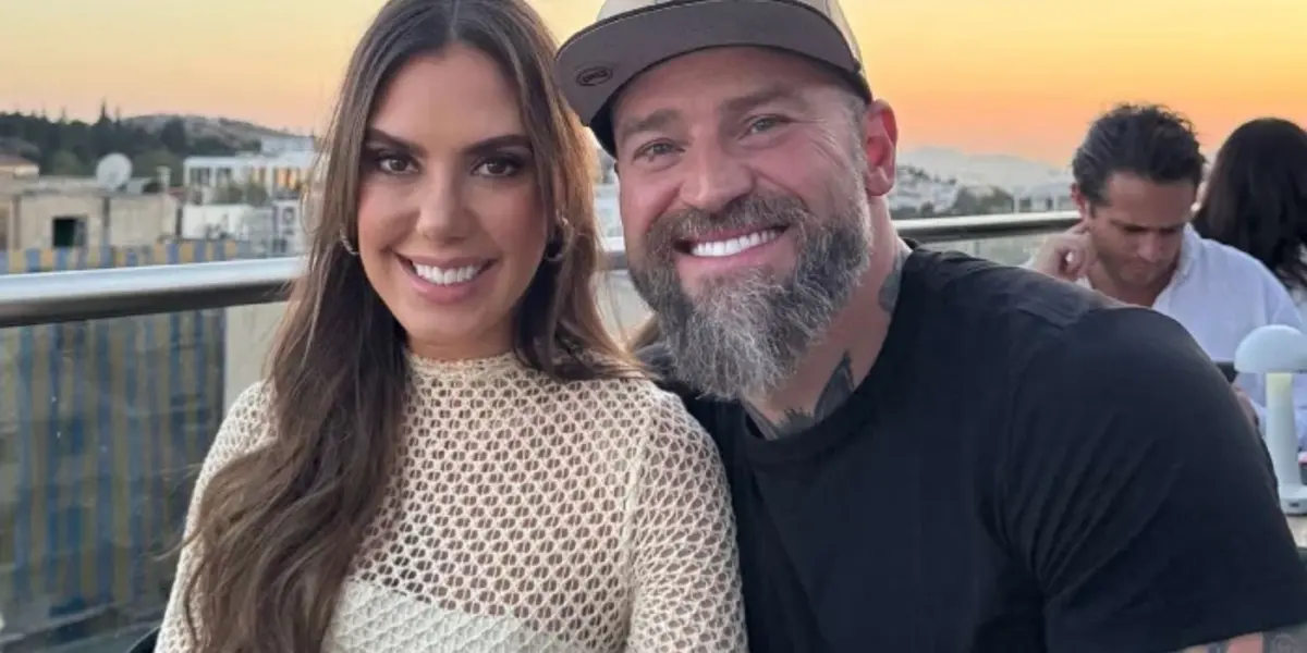 she's currently married to country singer Zac Brown